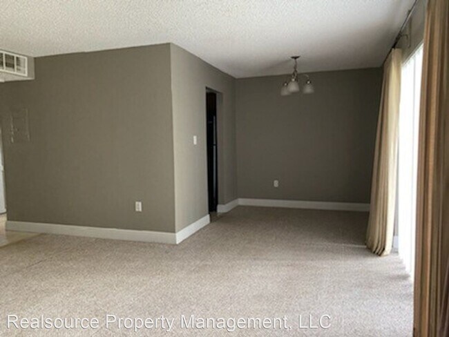 Building Photo - 4747 S Texas Ave