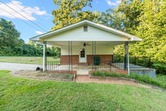 Building Photo - 515 Mile Long Rd