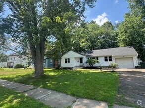 Building Photo - 15 Mohegan Dr