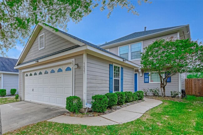 Building Photo - 5827 Silver Oak