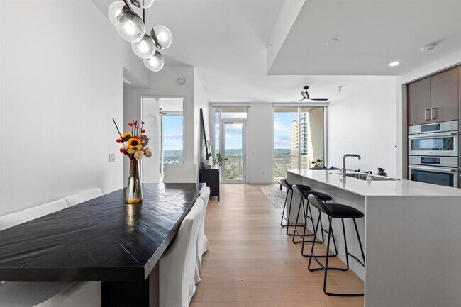 Foto del edificio - 301 West Ave