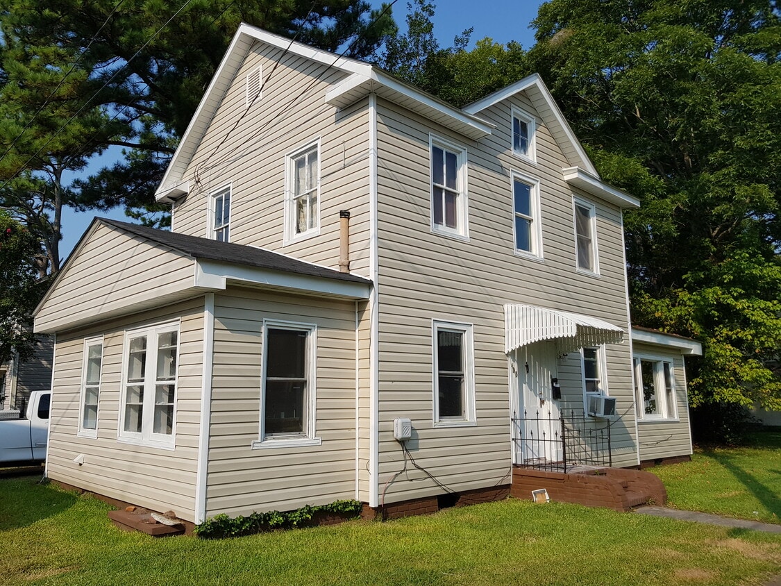 Primary Photo - 405 E Cypress St