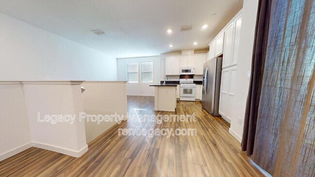 Foto del edificio - 3998 E Commerce Way