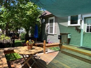 Building Photo - 303 S 6th Ave