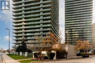 Building Photo - 5500-5500 Yonge St
