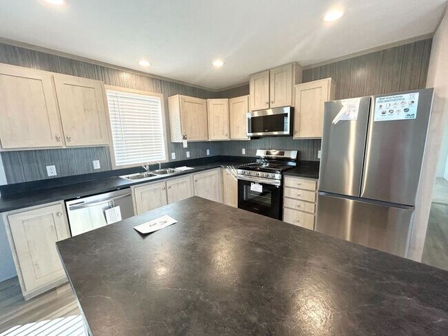 Foto del edificio - 29773 W Deerfield Ct