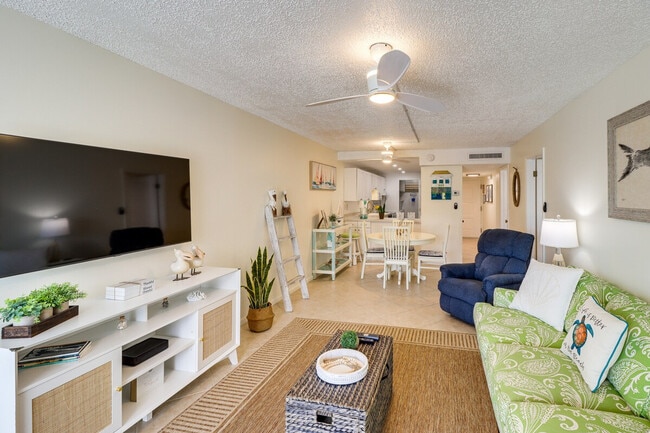 Building Photo - 201 E Ocean Dr