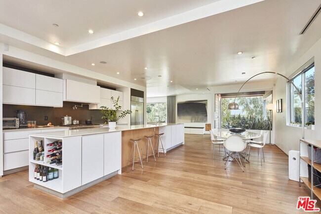 Foto del edificio - 3554 Frances Ave