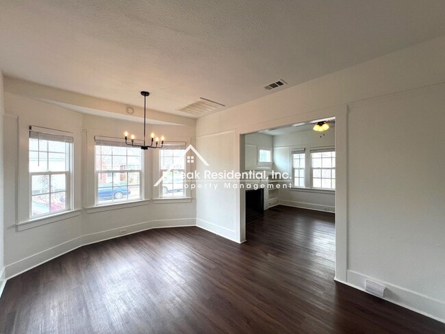 Building Photo - Charming Tahoe Park 2bd/1ba House