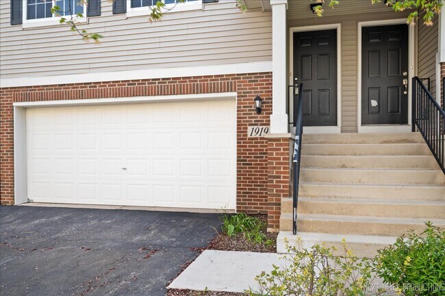 Foto del edificio - 1919 Indian Hill Ln