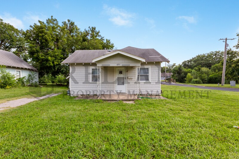 Foto principal - 601 SE 5th St