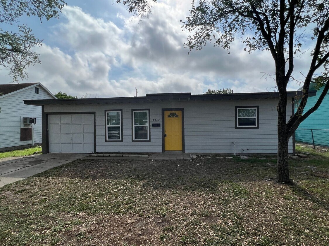 Primary Photo - 3 Bedroom 2 Bathroom