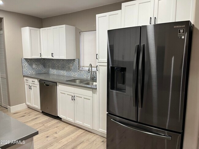 Foto del edificio - 1002 S Roosevelt St