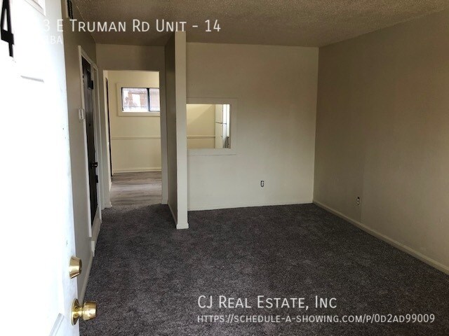 Foto del edificio - 9613 E Truman Rd