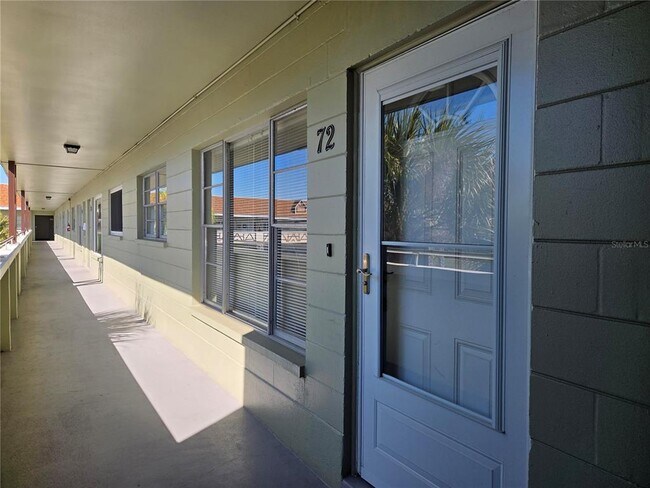 Building Photo - 2448 Columbia Dr