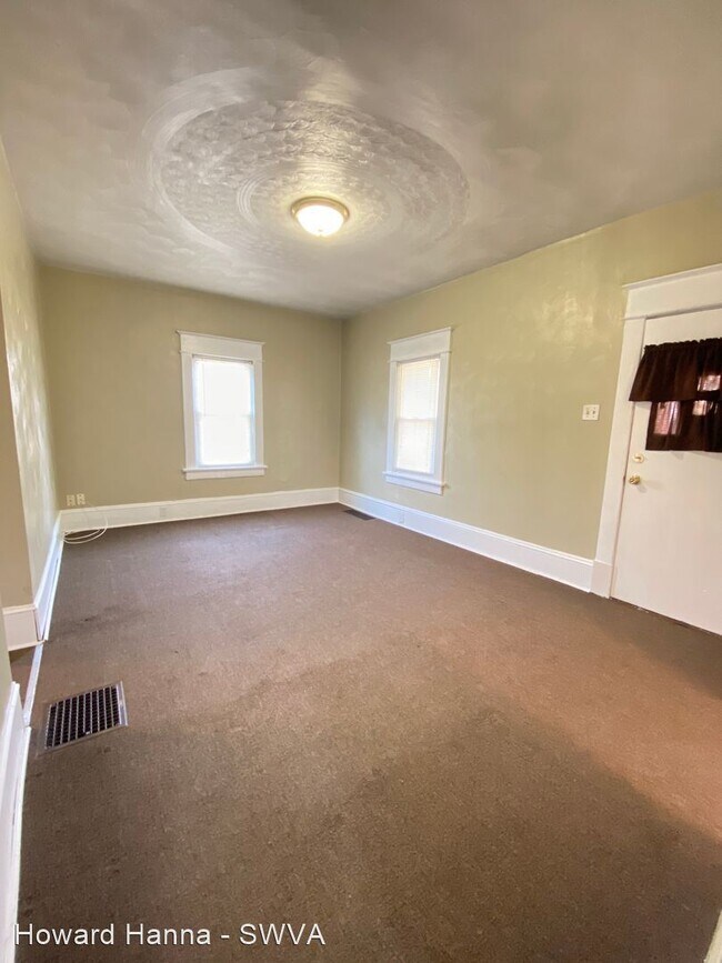 Building Photo - 3 br, 1 bath House - 2302 Delaware Avenue NW
