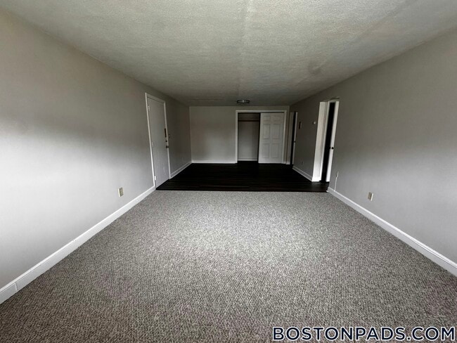 Building Photo - 10 Totman Dr