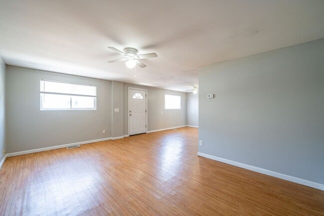 Building Photo - 509-511 Elsmere Street