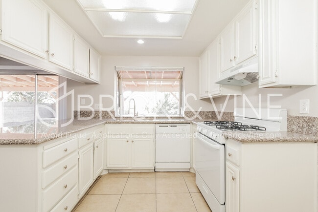 Building Photo - 43901 Fallon Drive