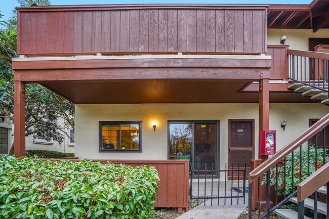 Building Photo - 436 Costa Mesa Terrace