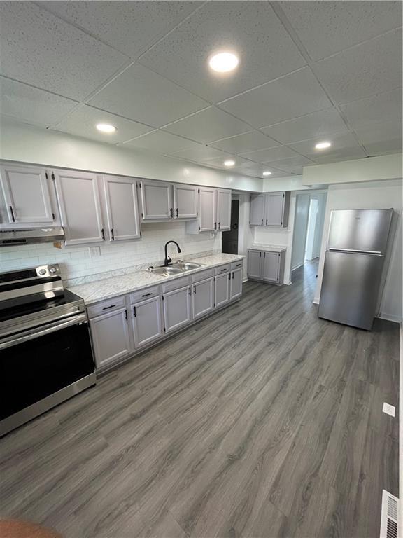 541 6th St, Trafford, PA 15085 Apartments in Trafford, PA