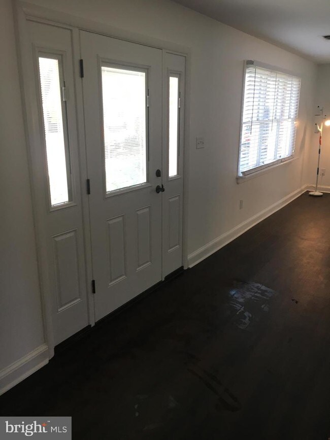 Foto del edificio - 336 N Main St