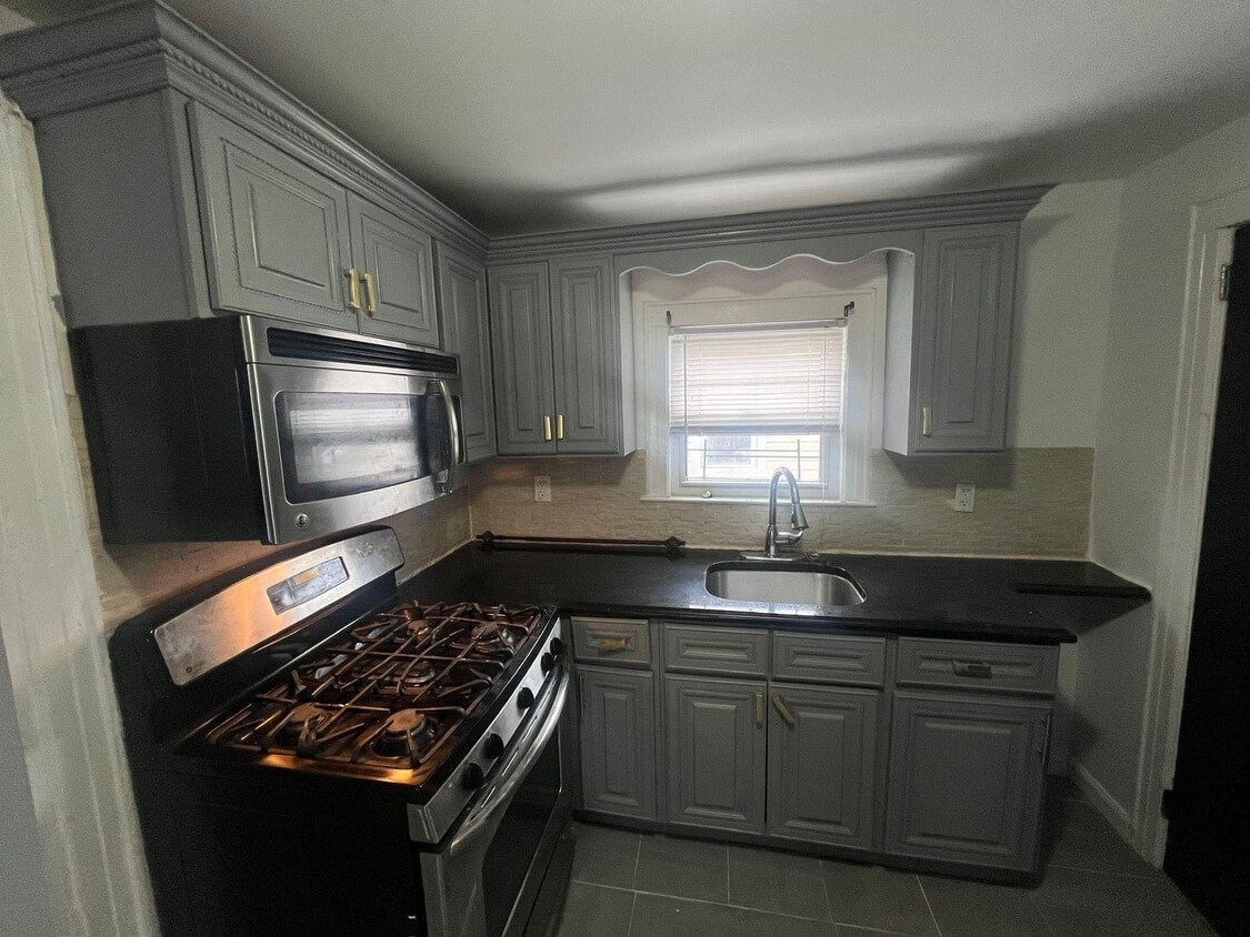 Foto principal - 204-15 115th Ave