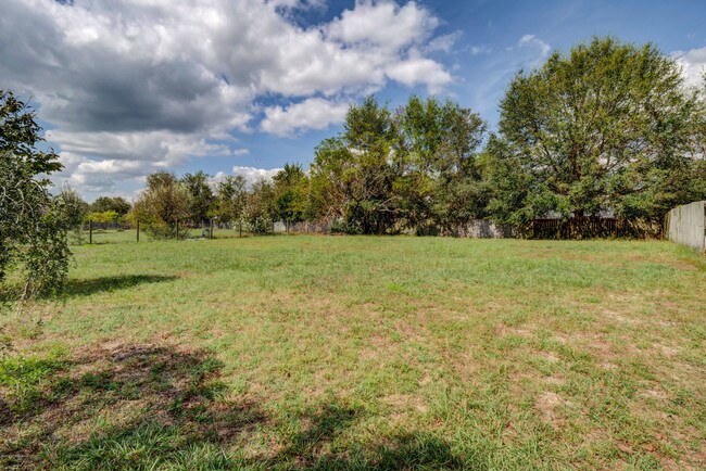 Building Photo - 1003 Windgate Dr