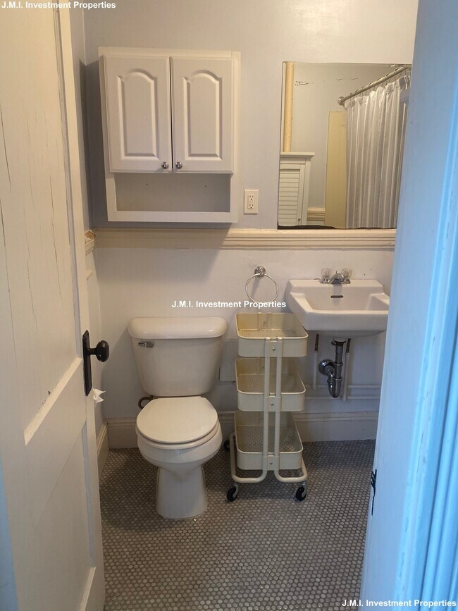 Foto del edificio - 90 Brainerd Rd