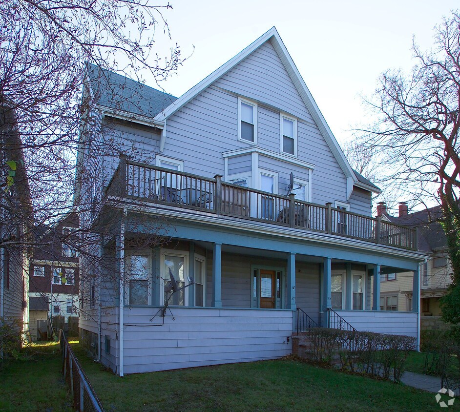Building Photo - 35-37 Beach St
