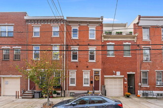 Building Photo - 1528 Bainbridge St