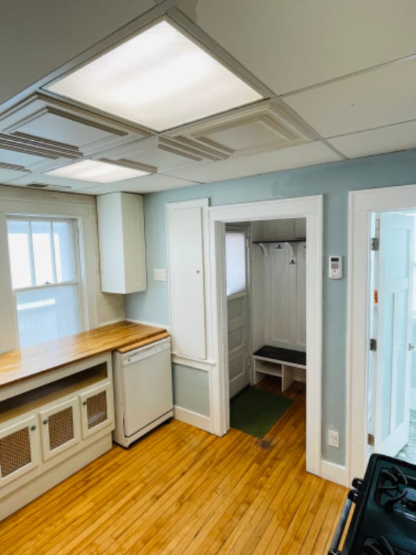 Building Photo - 611 Pascal St N