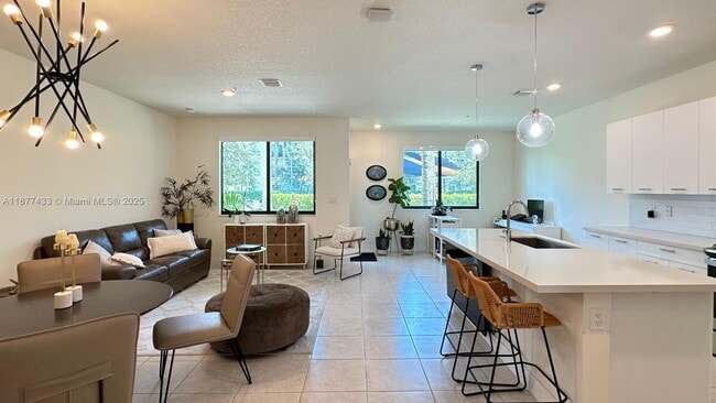 Foto del edificio - 4640 NW 84th Ave