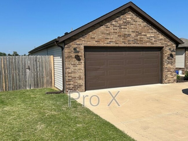 Photo - 419 N Mojave St House