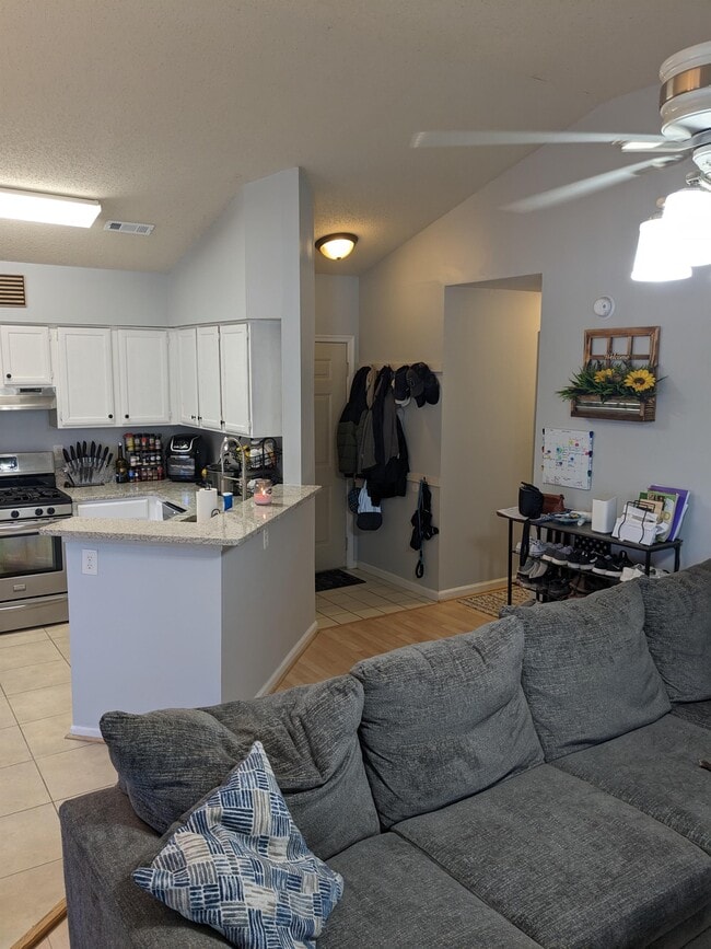 Building Photo - 12870 Daybreak Cir