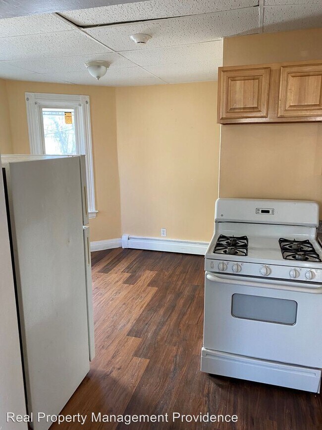 924924 Atwells Ave, Providence, RI 02909 Apartment for Rent in Providence, RI