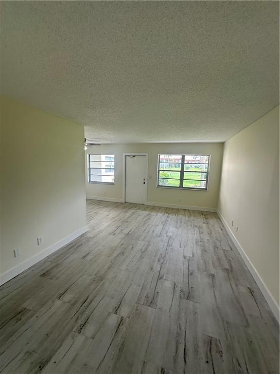 Building Photo - 106 Spring Lake Ct