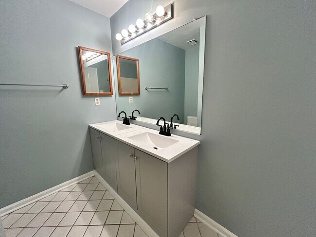 Foto del edificio - Welcome to Your New Home in Virginia Beach, VA!