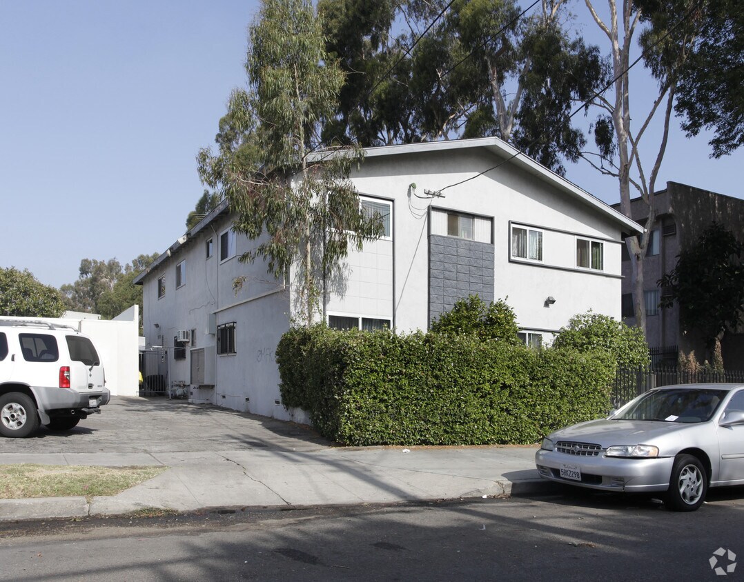 Building Photo - 6215 Beck Ave