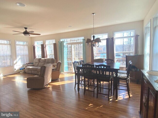 Foto del edificio - 346 Overton Dr