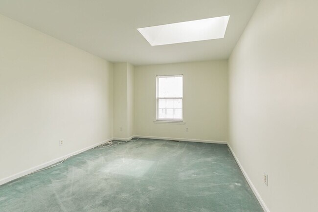 Building Photo - Matsonford Commons End Unit Available Now!