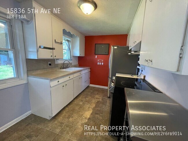 Foto del edificio - 15836 5th Ave NE