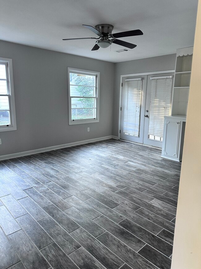 Building Photo - 1664 Yarbrough St