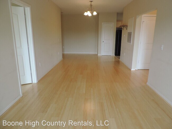 Building Photo - 2 br, 2 bath House - 247 Eli Hartley Dr #206