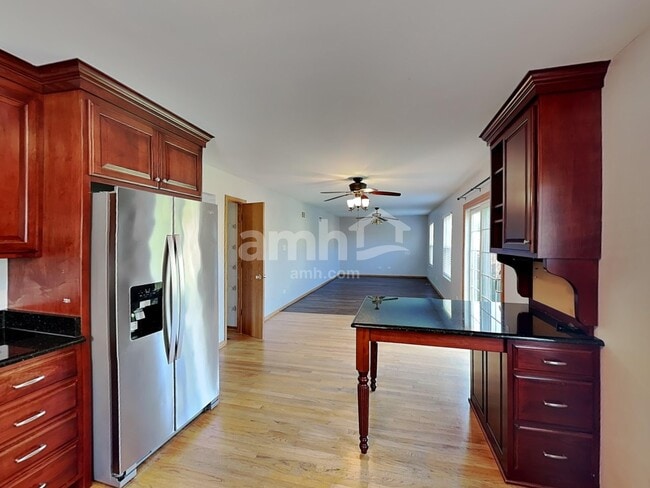 Foto del edificio - 5209 Sunmeadow Dr