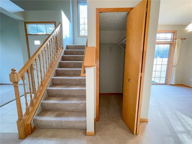 Building Photo - 3710 Vermilion Ct S