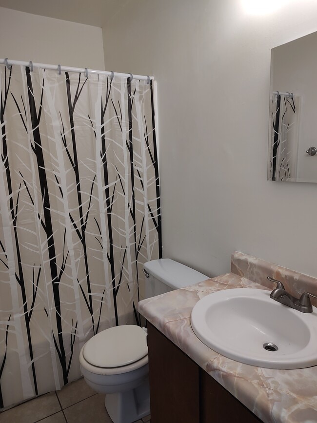 Foto del edificio - 5820 Butler Dr