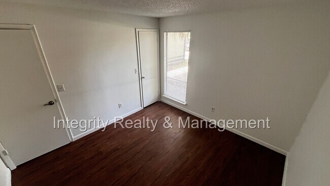 Foto del edificio - Contemporary 3 bed/ 2bed in Jacksonville