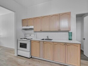 Building Photo - 104 Mulcaster St