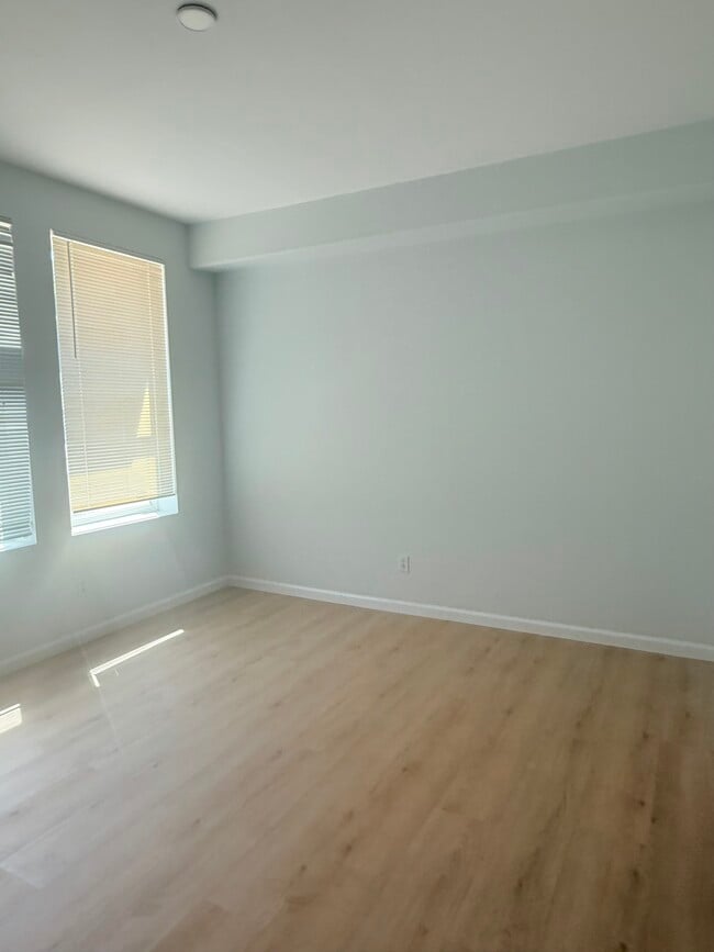 Building Photo - 1505 Nevin Plz
